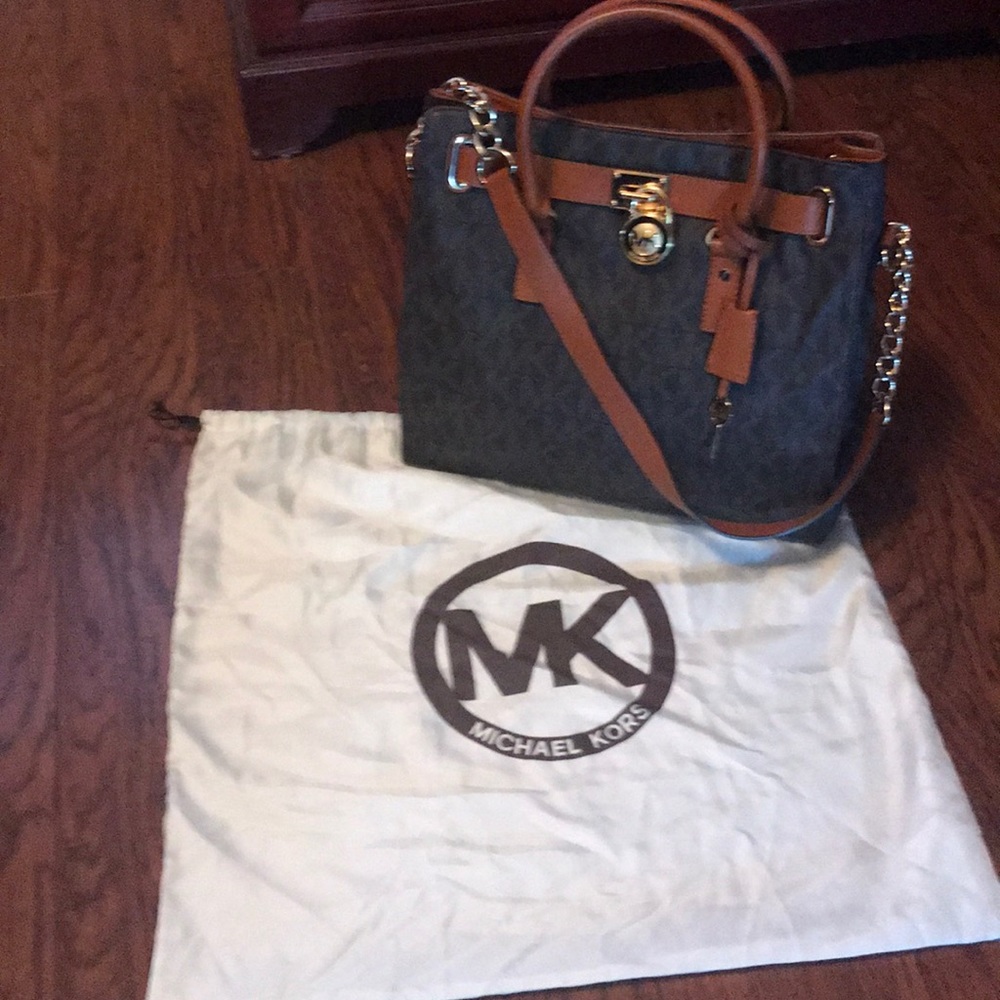 Michael Kors Hamilton Large MK Tote